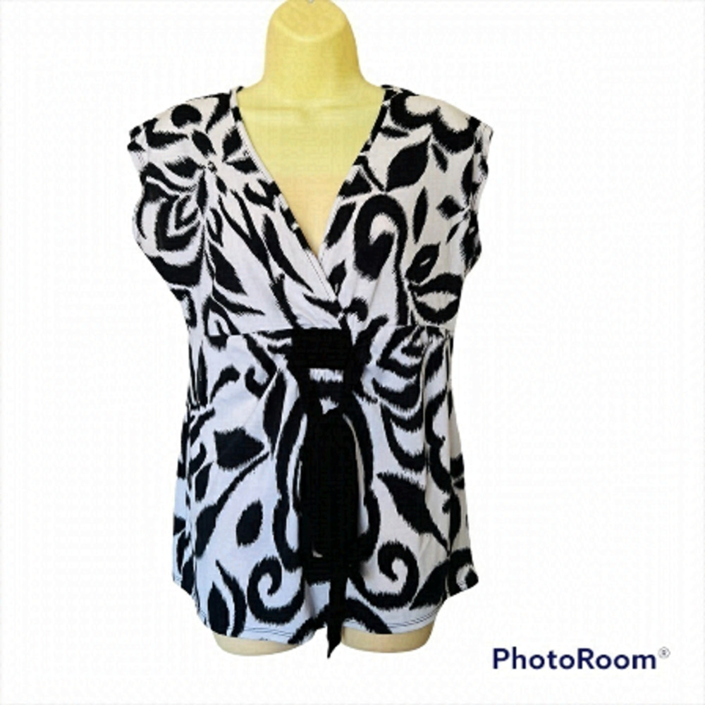 zoe+skye White black Casual floral Tunic Top, Size Large